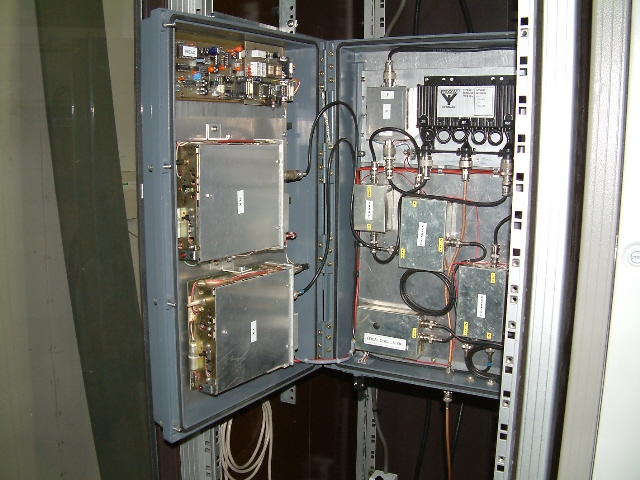 Het binnenwerk van PI6DZL (2).jpg